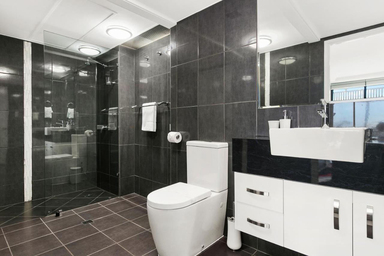 Cairns Luxury Seafront Apartment ภายนอก รูปภาพ