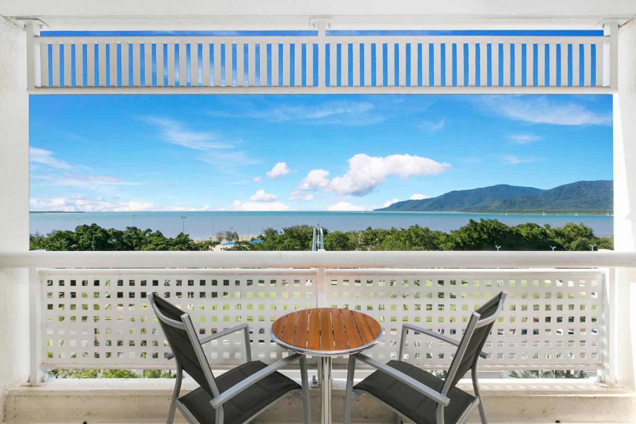 Cairns Luxury Seafront Apartment ภายนอก รูปภาพ