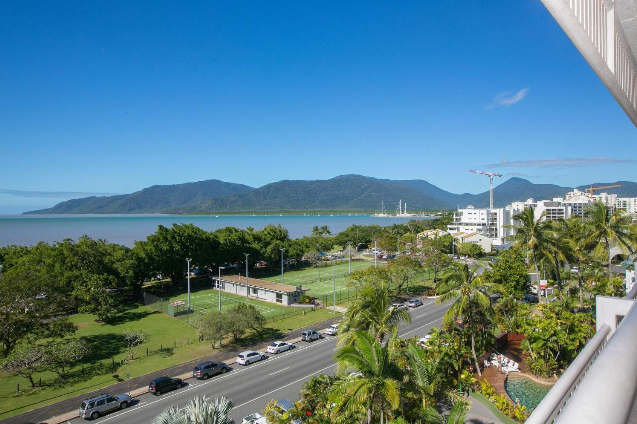 Cairns Luxury Seafront Apartment ภายนอก รูปภาพ