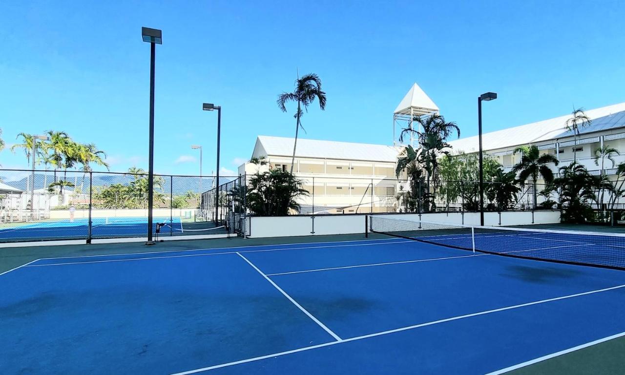 Cairns Luxury Seafront Apartment ภายนอก รูปภาพ